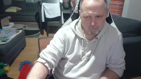 Snapshot of newvvorld chatting on November 2025 07:40:03 PM NewWorld online show from November 2025 07:40:03 PM