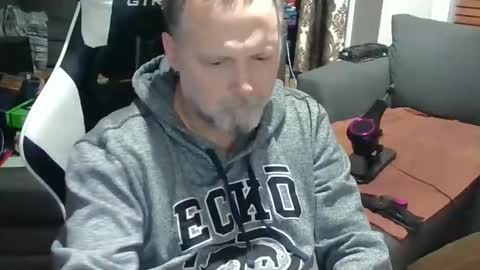 Snapshot of newvvorld chatting on February 2026 10:19:01 PM NewWorld online show from February 2026 10:19:01 PM