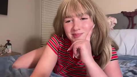 Snapshot of nextdoorlaur chatting on March 2026 01:22:01 AM Lauren online show from March 2026 01:22:01 AM