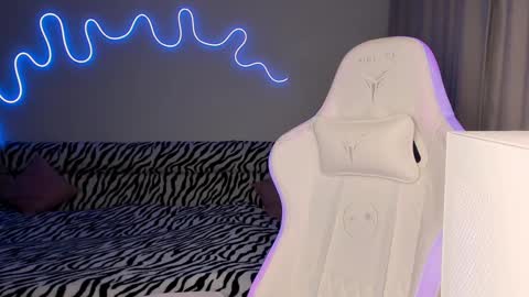 Mina online show from February 2025 03:34:01 PM