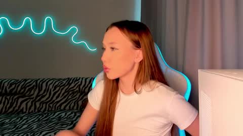 Mina online show from October 2025 11:27:02 AM