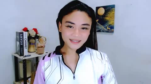 Snapshot of nhicolehollywood chatting on April 2026 01:42:02 AM hottie nicole online show from April 2026 01:42:02 AM