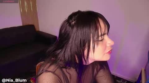 Nia Blum online show from January 2026 01:05:02 PM