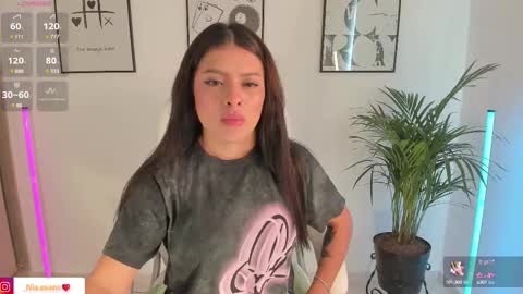 Snapshot of niaevans_x chatting on March 2025 09:03:01 PM Nia online show from March 2025 09:03:01 PM