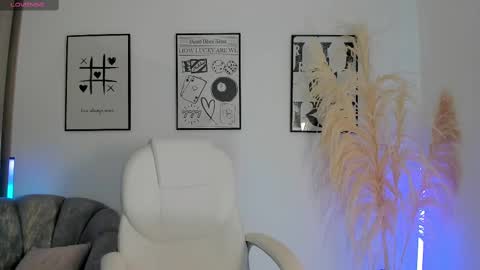 Snapshot of niaevans_x chatting on September 2025 01:01:01 PM Nia online show from September 2025 01:01:01 PM