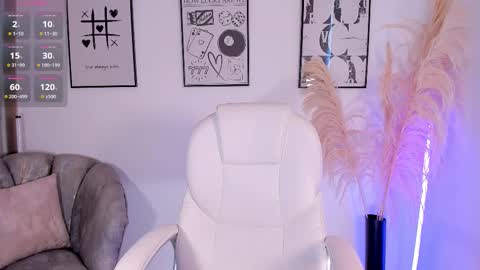 Snapshot of niaevans_x chatting on October 2025 01:30:02 PM Nia online show from October 2025 01:30:02 PM