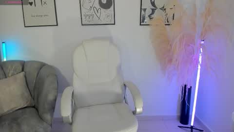 Snapshot of niaevans_x chatting on November 2025 02:07:02 PM Nia online show from November 2025 02:07:02 PM