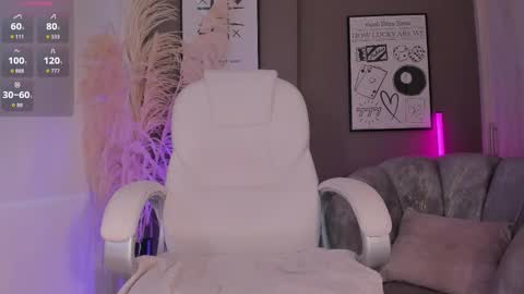 Nia online show from March 2026 02:13:01 PM