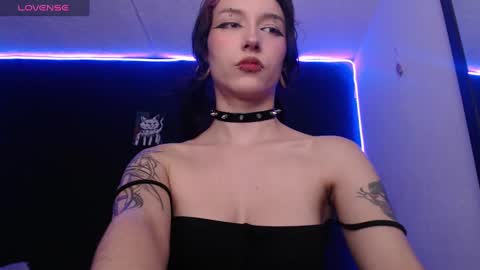 Snapshot of niakat_ chatting on December 2024 01:18:02 AM  niakat  online show from December 2024 01:18:02 AM