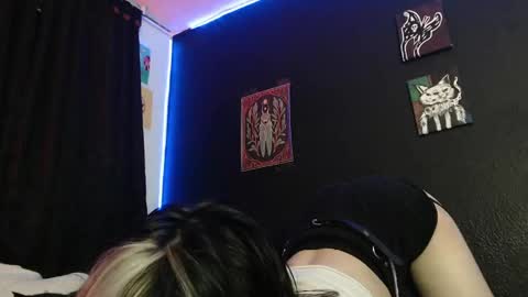 Snapshot of niakat_ chatting on March 2025 03:02:02 AM  niakat  online show from March 2025 03:02:02 AM