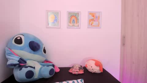  Nia  online show from April 2026 04:04:02 PM