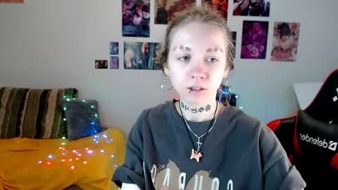 nica_kawaii online show from June 2026 01:35:02 PM
