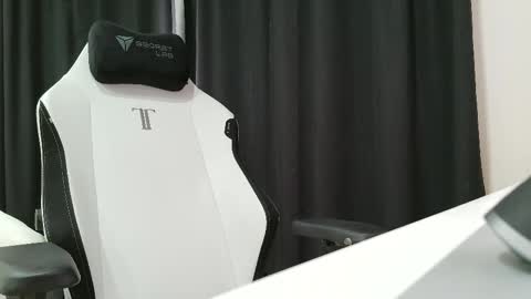 nice_dicknballs online show from May 2026 06:42:02 PM