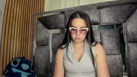 Luna online show from November 2025 10:53:02 PM