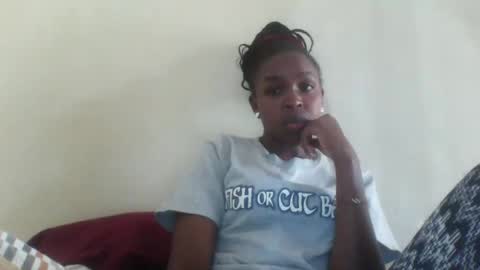 Snapshot of nicemillow chatting on December 2024 01:09:02 PM nicemillow online show from December 2024 01:09:02 PM