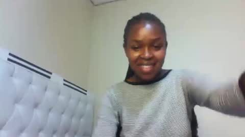 Snapshot of nicemillow chatting on December 2024 11:24:01 PM nicemillow online show from December 2024 11:24:01 PM