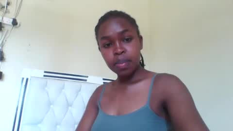 Snapshot of nicemillow chatting on December 2024 09:57:01 AM nicemillow online show from December 2024 09:57:01 AM