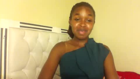 Snapshot of nicemillow chatting on December 2024 07:54:02 PM nicemillow online show from December 2024 07:54:02 PM