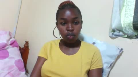 Snapshot of nicemillow chatting on February 2025 04:31:01 AM nicemillow online show from February 2025 04:31:01 AM