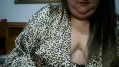 Nicholle online show from April 2026 10:01:01 PM