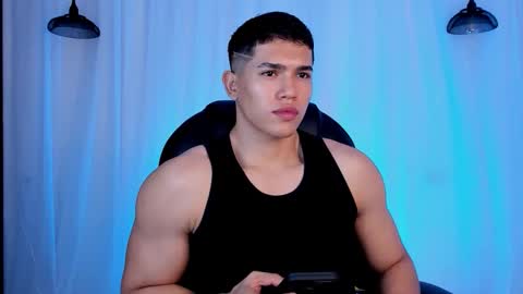 nick fenix online show from April 2026 04:01:01 AM