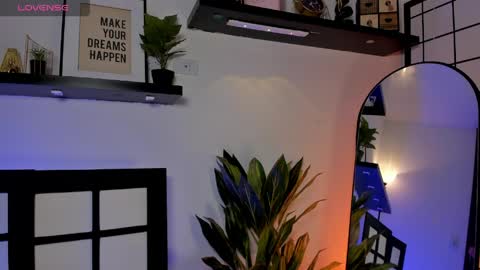 Snapshot of nickie_reed_ chatting on April 2026 10:12:02 PM nickie_reed_ online show from April 2026 10:12:02 PM