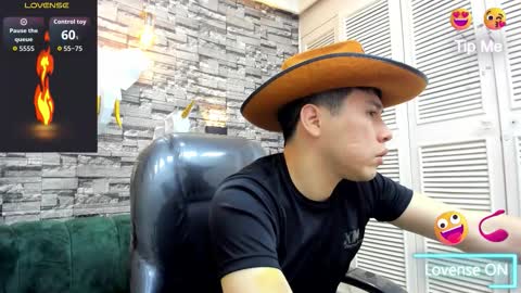 Nickk Wolff online show from December 2025 04:42:02 AM