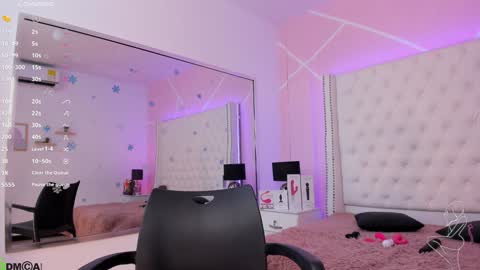 Snapshot of nickky_thompson chatting on January 2025 01:18:02 PM nickky online show from January 2025 01:18:02 PM