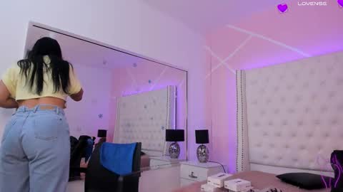 Snapshot of nickky_thompson chatting on February 2025 01:14:02 PM nickky online show from February 2025 01:14:02 PM