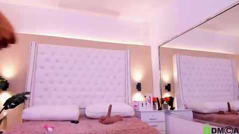 Snapshot of nickky_thompson chatting on November 2025 01:10:01 PM nickky online show from November 2025 01:10:01 PM