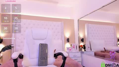 Snapshot of nickky_thompson chatting on November 2025 01:55:01 PM nickky online show from November 2025 01:55:01 PM