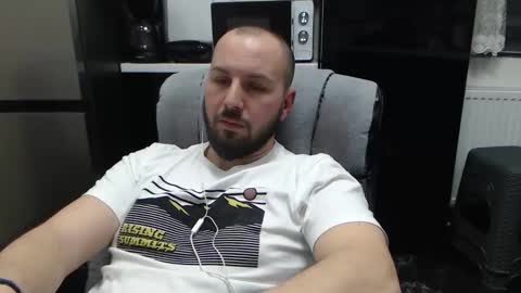 Snapshot of nickolas22 chatting on February 2025 10:43:02 PM Julian online show from February 2025 10:43:02 PM