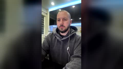 Julian online show from February 2026 11:45:02 PM