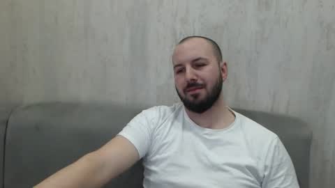 Julian online show from February 2026 10:52:02 PM