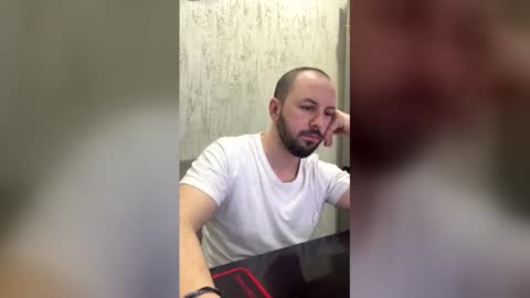 Julian online show from March 2026 09:53:02 PM