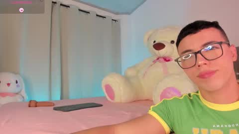 Snapshot of nicksantos_ chatting on September 2025 03:55:02 PM Nicolas online show from September 2025 03:55:02 PM