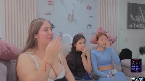 nicky_as online show from October 2025 01:46:02 PM