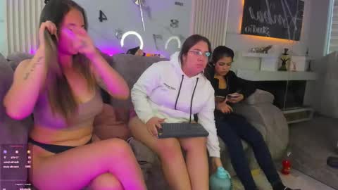 nicky_as online show from February 2026 06:30:01 PM