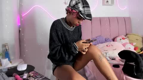 Snapshot of nicky_teem chatting on June 2026 08:19:01 AM nicky_teem online show from June 2026 08:19:01 AM