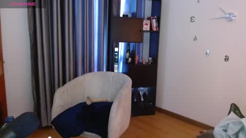 Nicky online show from February 2025 07:10:01 PM