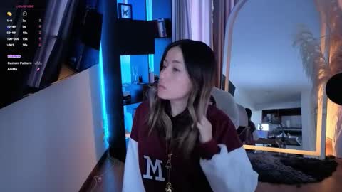 Nicky online show from September 2025 07:46:02 PM