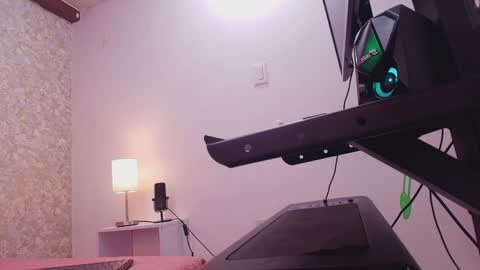 Nicol online show from January 2025 07:06:02 PM