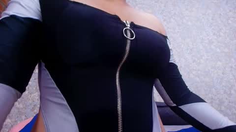 Nicol online show from November 2025 03:20:01 AM