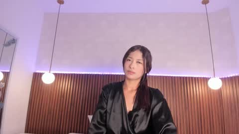 Nicol online show from November 2025 04:33:02 AM