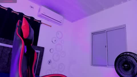 Nicol online show from September 2025 02:28:02 AM