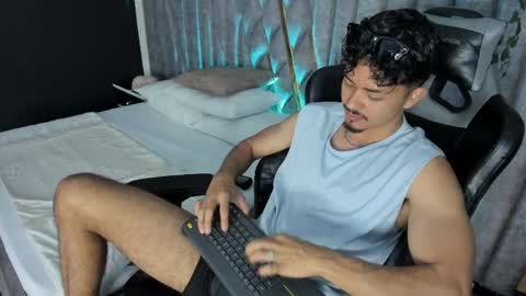 Snapshot of nicolaikarav chatting on April 2026 12:29:02 PM Nicolai online show from April 2026 12:29:02 PM