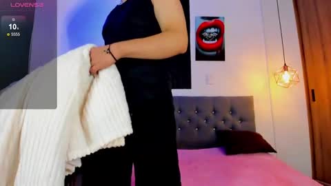 nicolas_james_sc online show from September 2025 03:28:02 PM