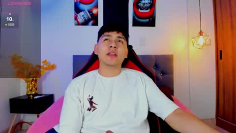 nicolas_james_sc online show from November 2025 01:44:02 PM