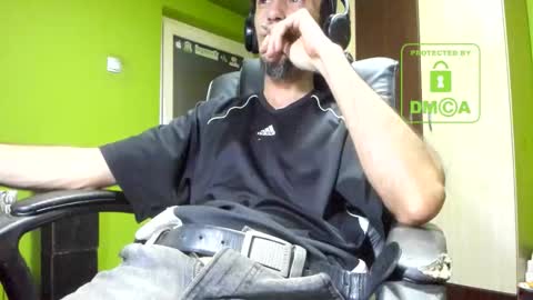 L. Nicolas online show from December 2025 05:34:02 AM