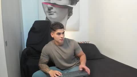 Snapshot of nicolasmuscle chatting on December 2024 05:04:01 AM Andres online show from December 2024 05:04:01 AM